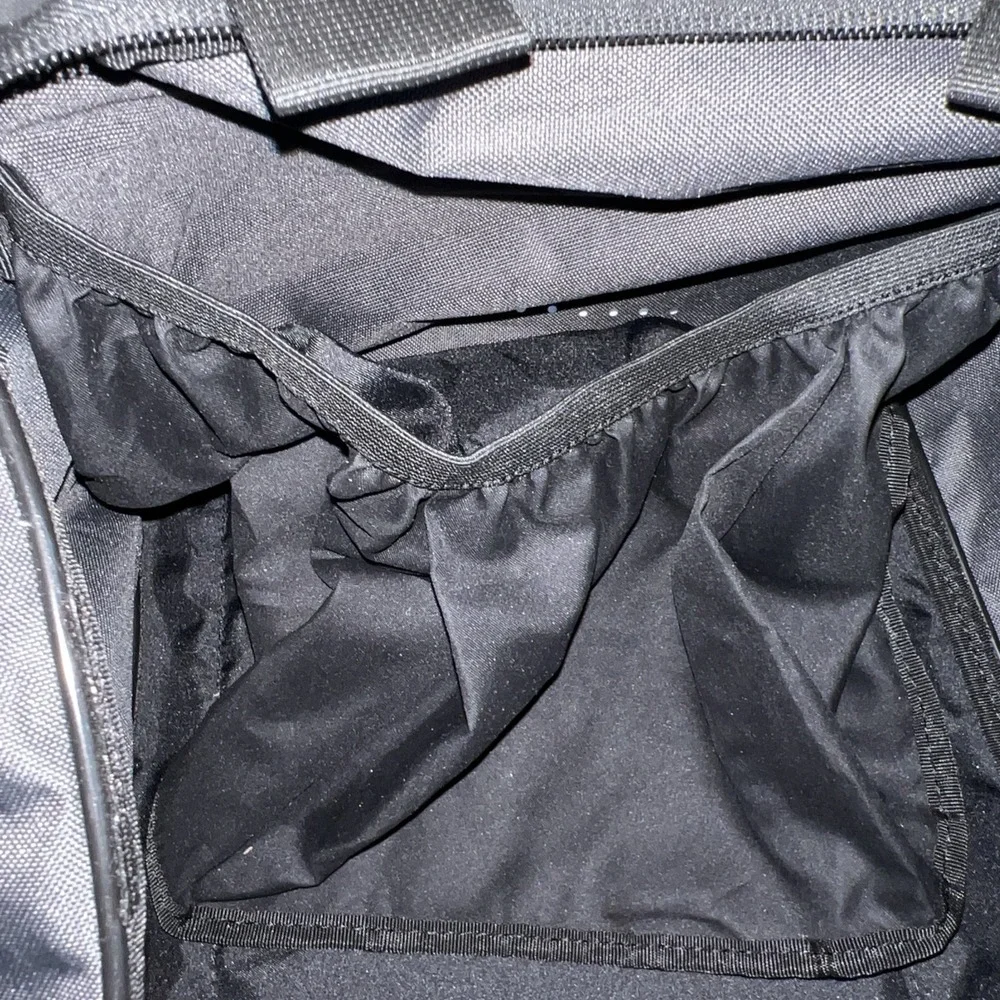 NIKE Training Duffel Bag Black Swoosh 21 x 12 x11 Mulitple Pockets Dual Handles